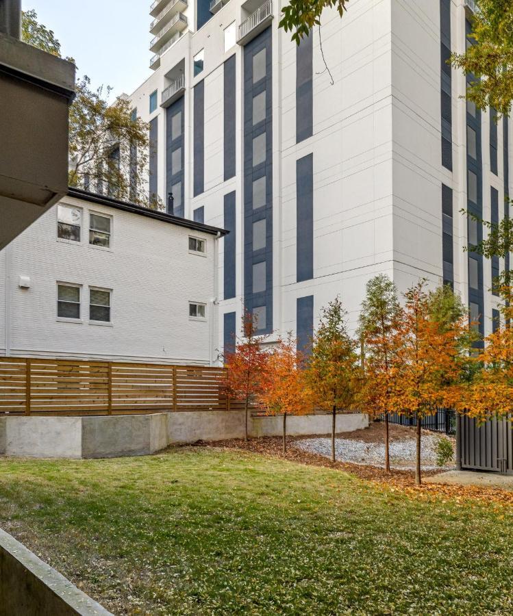Geranium Giant Close Proximity To Piedmont Park Atlanta Exterior photo