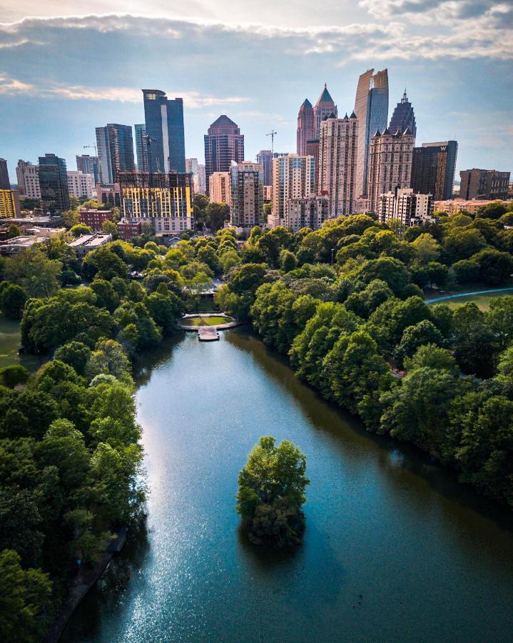 Geranium Giant Close Proximity To Piedmont Park Atlanta Exterior photo